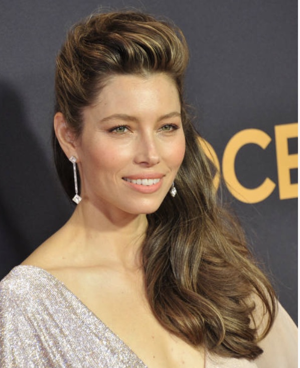 How to Get Jessica Biel's Elvis-Inspired Hairstyle